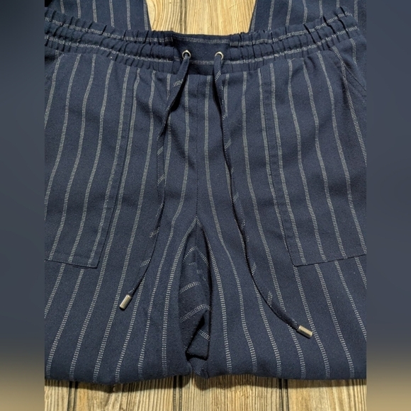 Nine West size medium pinstripe joggers in navy in excellent condition - Picture 4 of 11